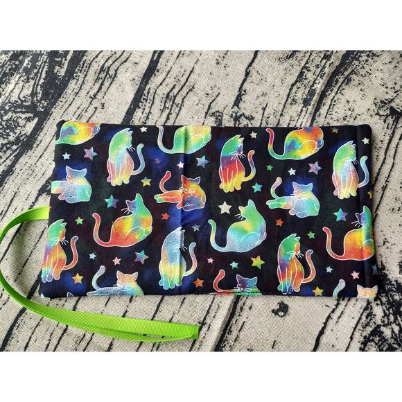 Tie dye cat crayon roll, crayon holder, Party favors - Picture 4 of 5